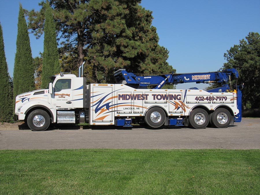 Midwest Towing & Recovery Truck