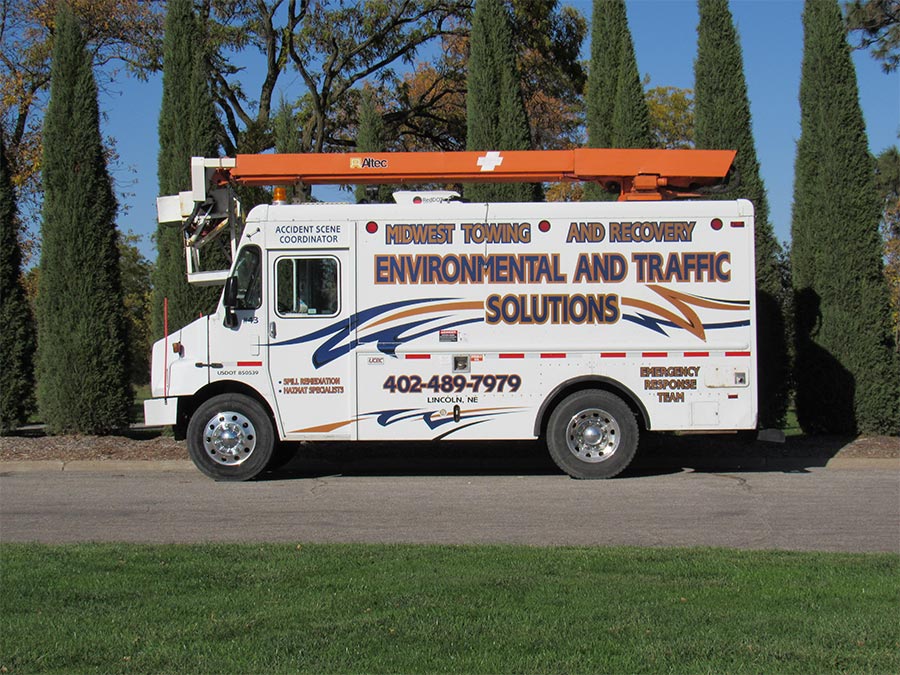 Midwest Towing & Recovery Truck